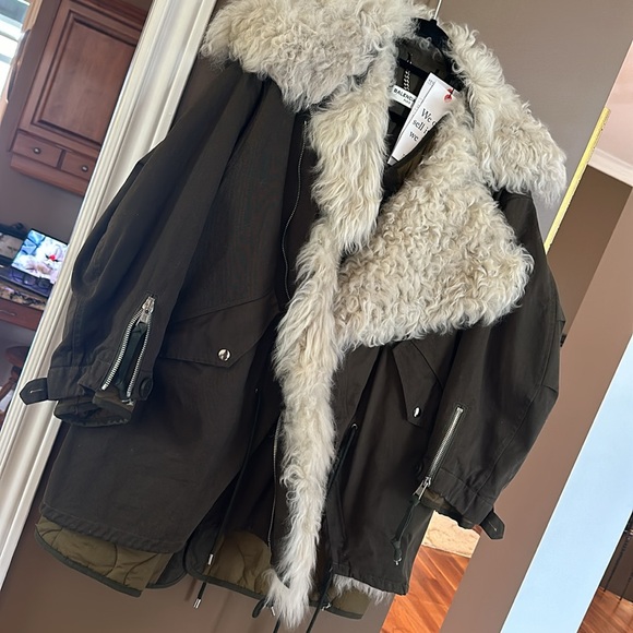 Balenciaga Mongolian trimmed cargo coat - Picture 4 of 13
